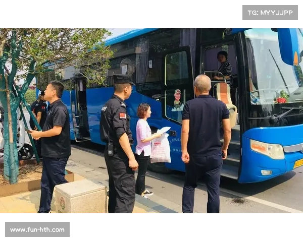 江西小球迷冲进场内拥抱弗雷泽 安保人员人性化处理赢得网友点赞